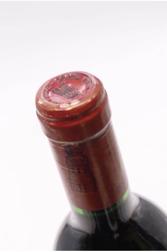 Latour 1983