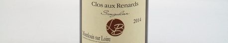 La photo montre une bouteille de vin du domaine Lise et Bertrand Jousset dans la Loire